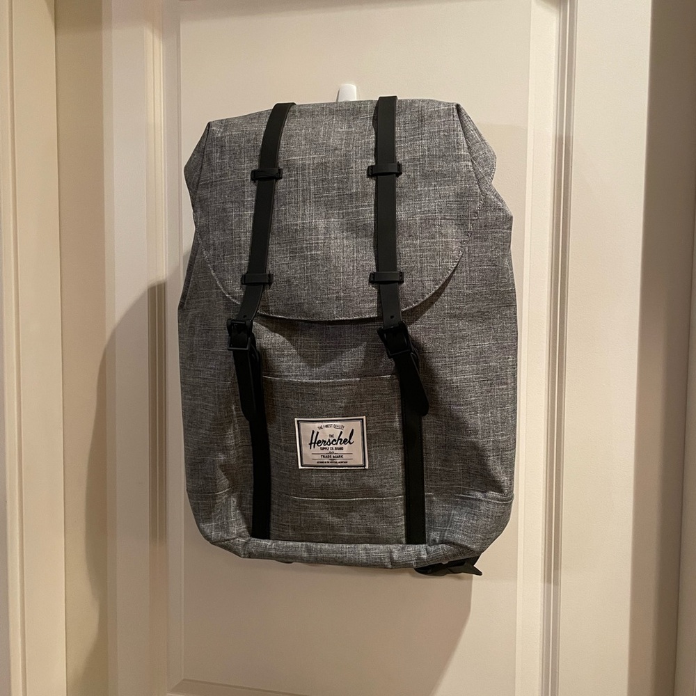 Herschel Retreat 19.5 L Backpack with 15” Laptop Compartment NWTs Grey